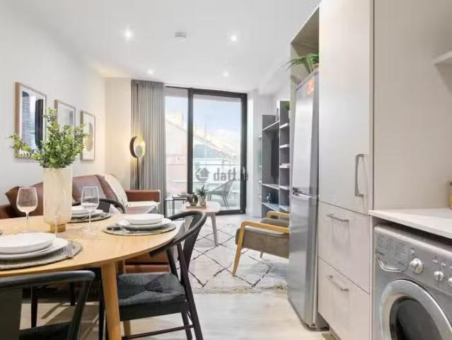6 Grand Canal Place, Sandwith Street Upper, Dublin 2 is for rent