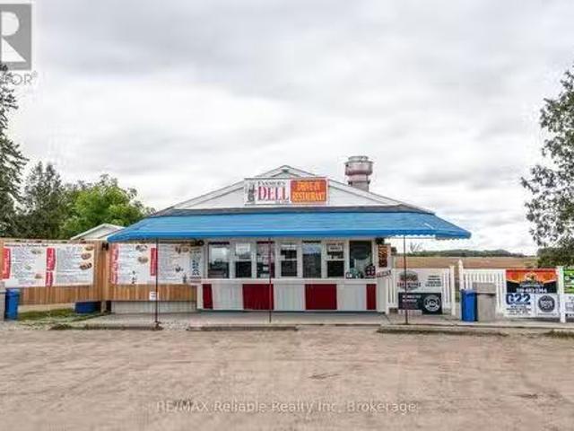 6 Kings Hwy 4, Huron East Tuckersmith, ON, N0M 1J0 commerc.