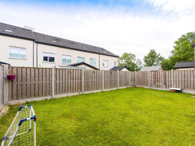 6 Larkfield Dale, Leopardstown, Dublin 18