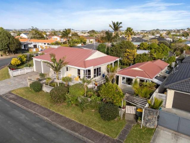 6 Lillian Place, Orewa, Rodney For Sale