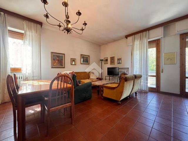 6 locali in affitto