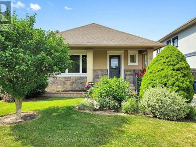 6 Parkchester Road, Toronto, ON, M6M 2R9 house for sale | Listing ID W13533 | Royal LePage