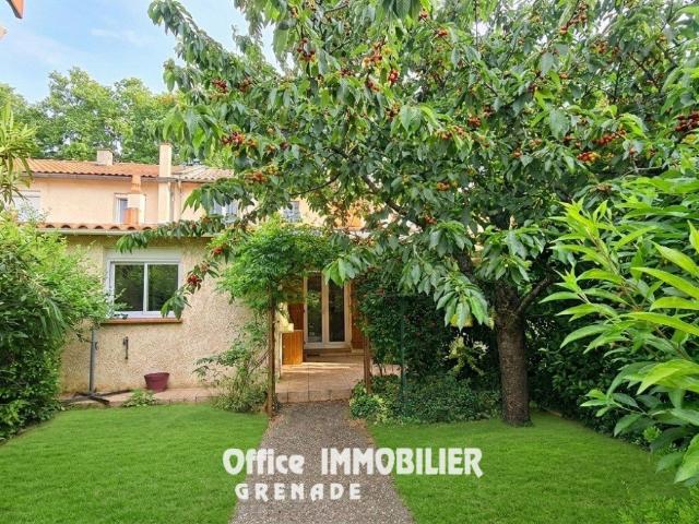 6 pièces, 124m², en location à Grenade 1 242 € par mois