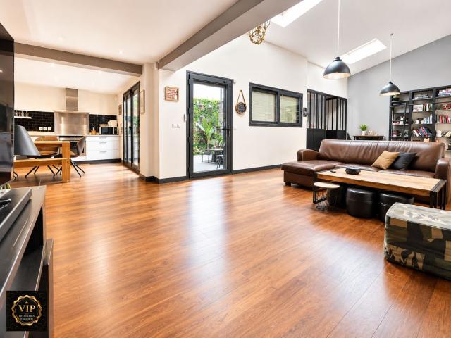 6 pièces Loft de prestige en vente, Nanterre, Île de France