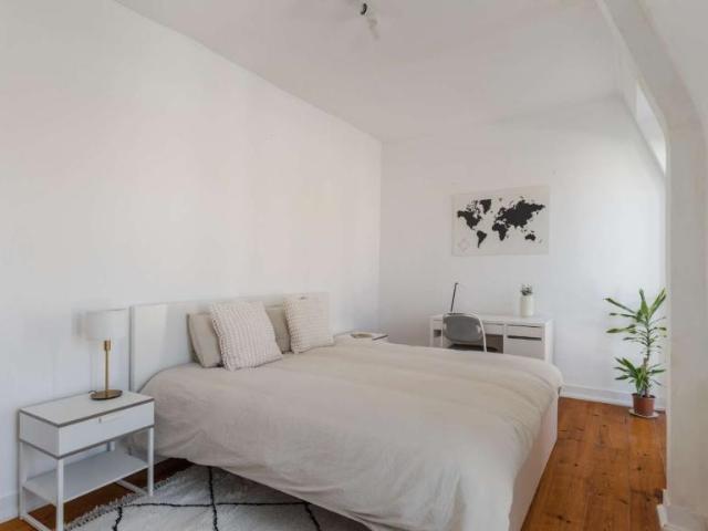 6 quarto, lisbon lisbon 1900 086 101834856