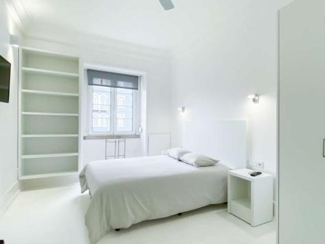 6 quarto, Lisbon Lisbon 1050 056 LS69984819