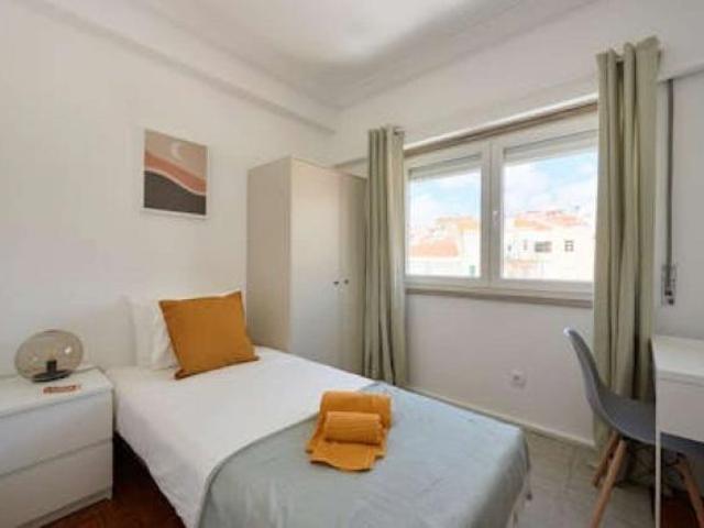 6 quarto, Lisbon Lisbon 1070 009 LS86893208