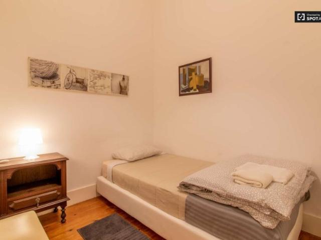 6 quarto, lisbon lisbon 1070 216 101842437