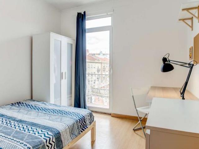 6 quarto, Lisbon Lisbon 1170 079 LS79079546