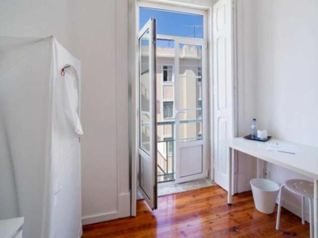 6 quarto, lisbon lisbon 1170 100216875