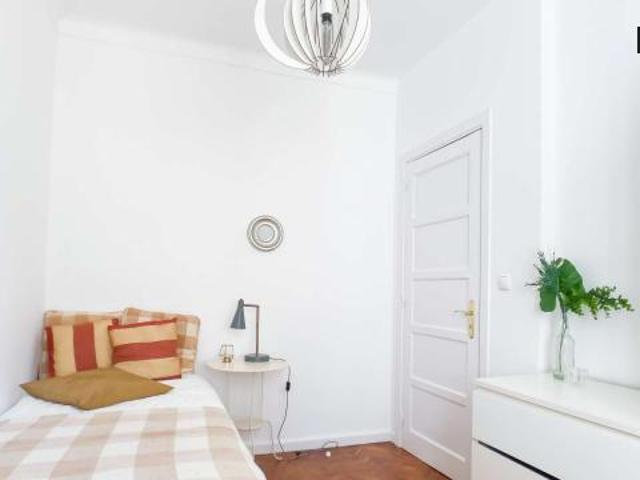6 quarto, Lisbon Lisbon 1170 386 LS74360601