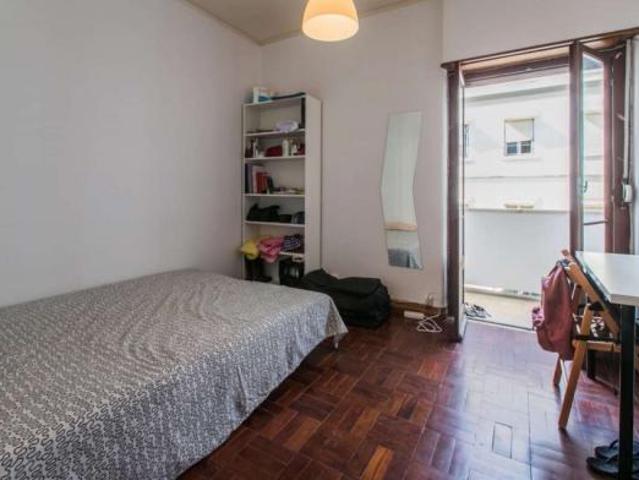 6 quarto, Lisbon Lisbon 1350 003 LS70445927