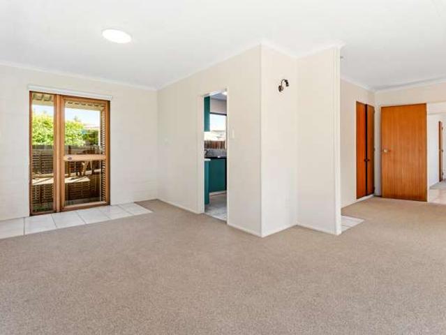 6 Quo Vadis Place, Red Beach, Rodney
