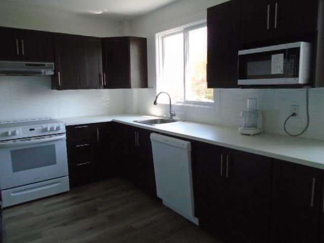 6 ½ rue Notre Dame Laval 5 électros Inclus LIBRE
