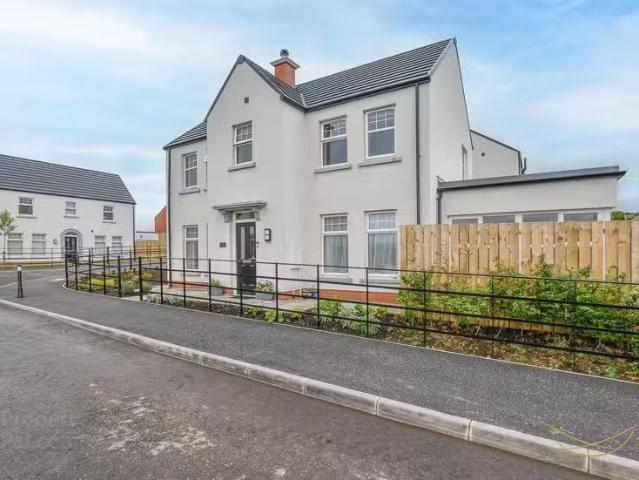6 Rushfield Drive