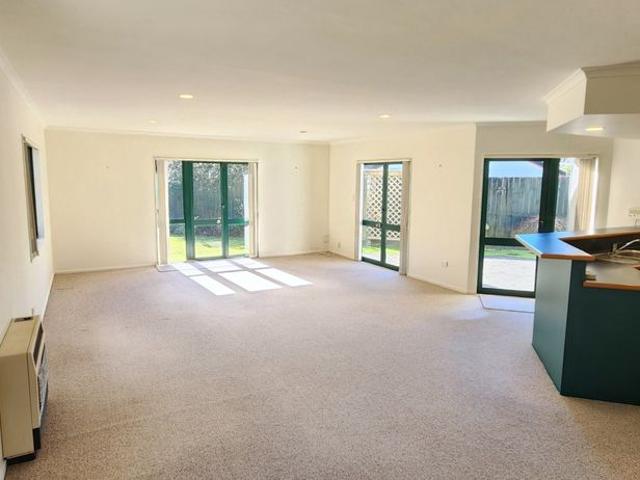 6 Redwood Crescent, Westown, New Plymouth