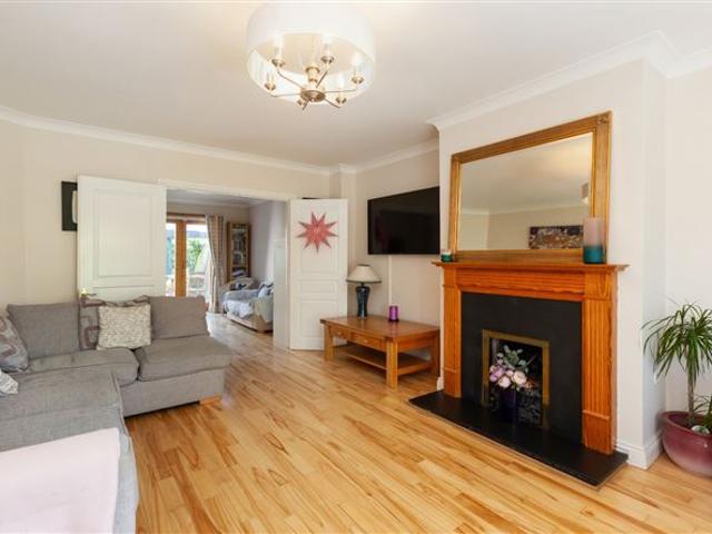 6 Riverwood Dene, Castleknock, Dublin 15 DNG Castleknock 4933 MyHome. Ie Residential