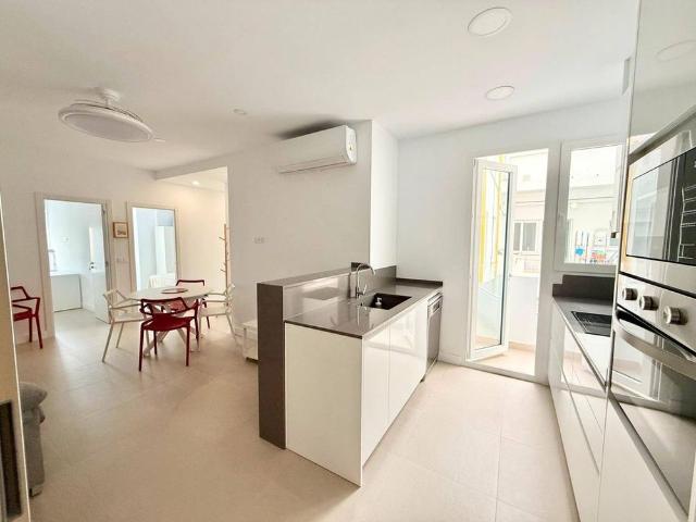 6 room luxury Flat for rent in Valencia