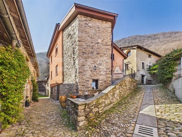 6 Room single house