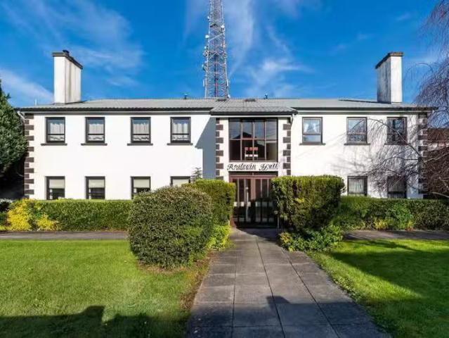 6 Roslevin Hall Apartments, Ballymahon Road, Athlone, Co. West.