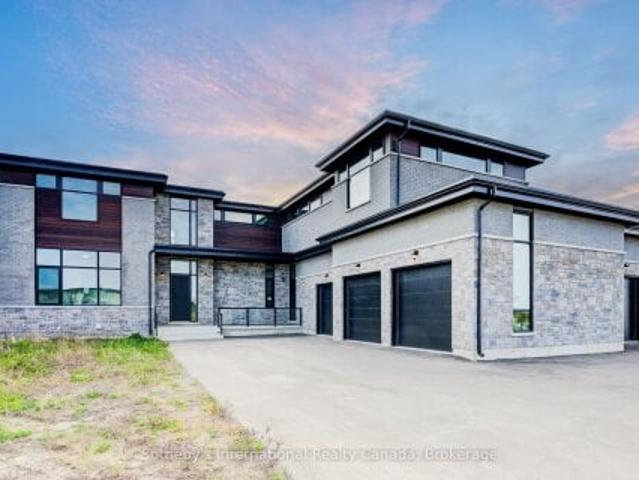 6 Sugarbush Court