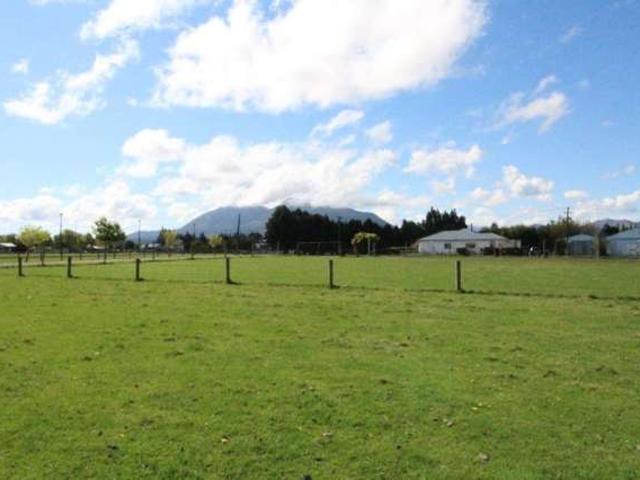 6 Surrey Street, Mossburn, Southland