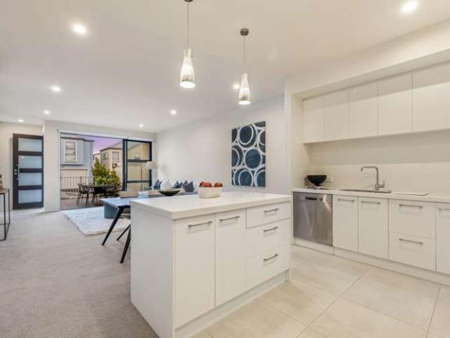 6 Sapling Way, Millwater, Rodney