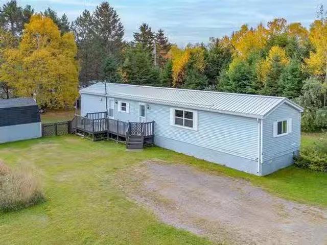 6 Second Street, Northside East Bay, NS, B1J 1B4 house for s.