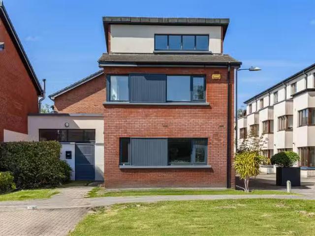 6 The Green, Carrickmines Manor, Carrickmines, Dublin 18