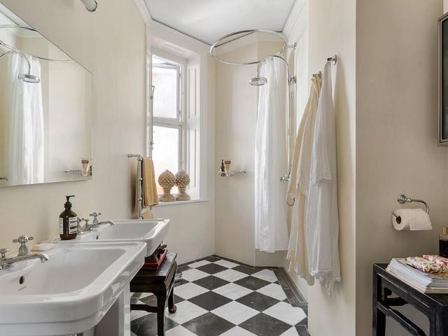 6 værelses lejlighed på 279 m²