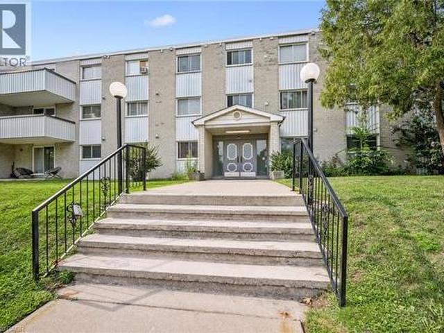 6 Walton Avenue Unit# 107, Kitchener, ON, N2C 2B5 condo for sale | Listing ID 40854 | Royal LePage