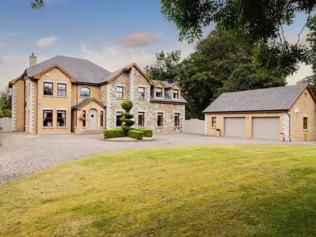 6 Waterlefe, Turvey Avenue, Donabate, Co. Dublin, K36KC52 is f.