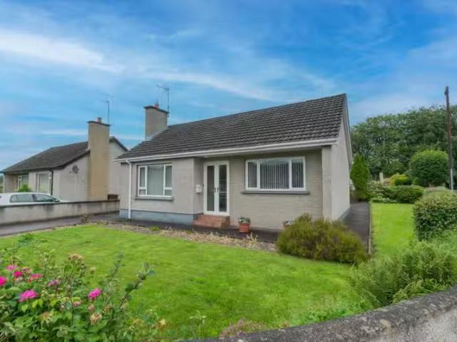 6 Whinsmoor Avenue