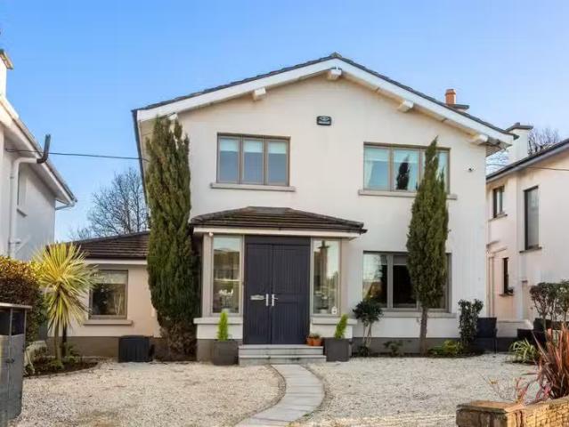 6 Willowmount, Off Booterstown Avenue, Booterstown, Co. Dublin.