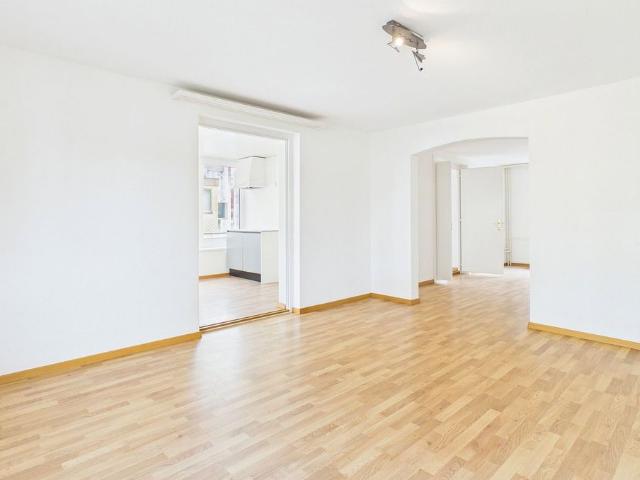 6 Zimmer, 121 m², 1. Stock