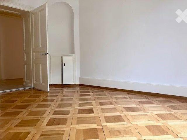 6 Zimmer, 147 m², 2. Stock