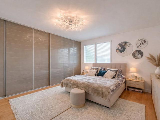 6 Zimmer, 150 m², 1. Stock