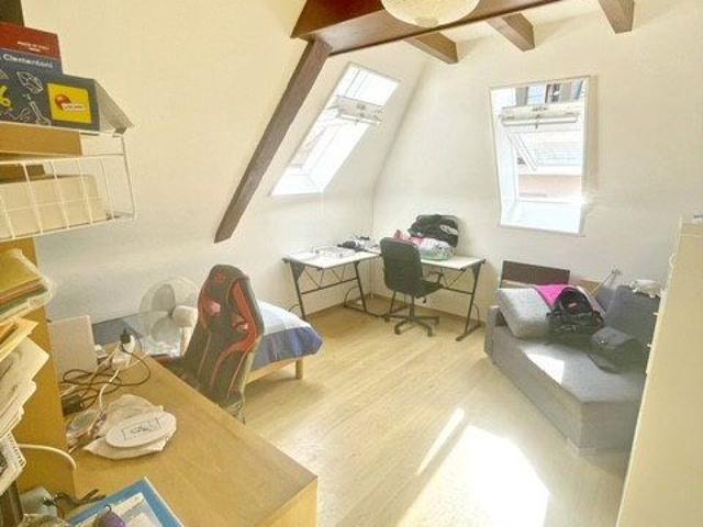6 Zimmer, 170 m², 2. Stock