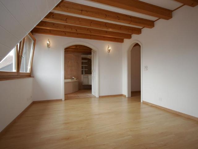 6 Zimmer, 200 m², 1. Stock