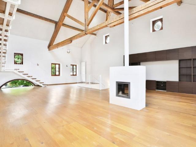6 Zimmer, 240 m², EG