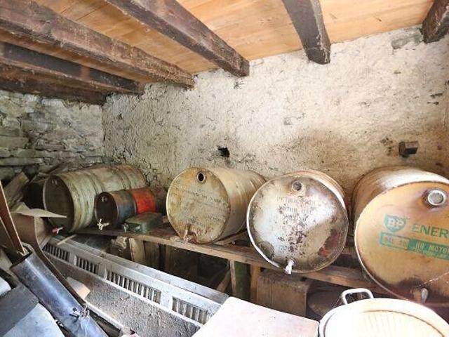 6 Zimmer Haus zum Ausbauen an sehr ruhiger, sonniger Aussichtslage / casa di 6 locali da ristrutturaremolto tranquilla, soleggiata | dreamo. Ch