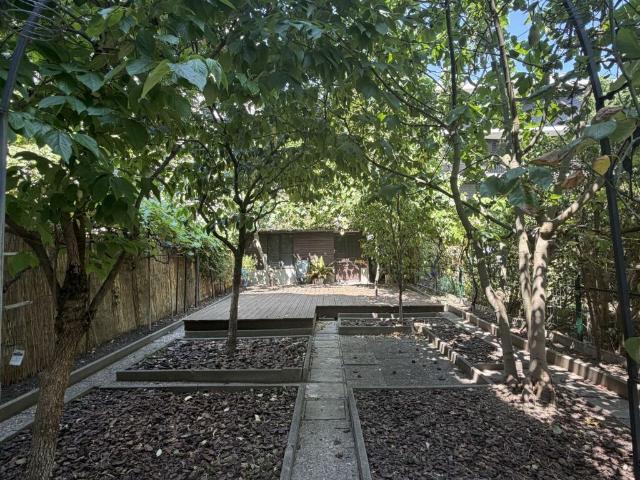6 Zimmer Stadthaus mit eigenem Garten