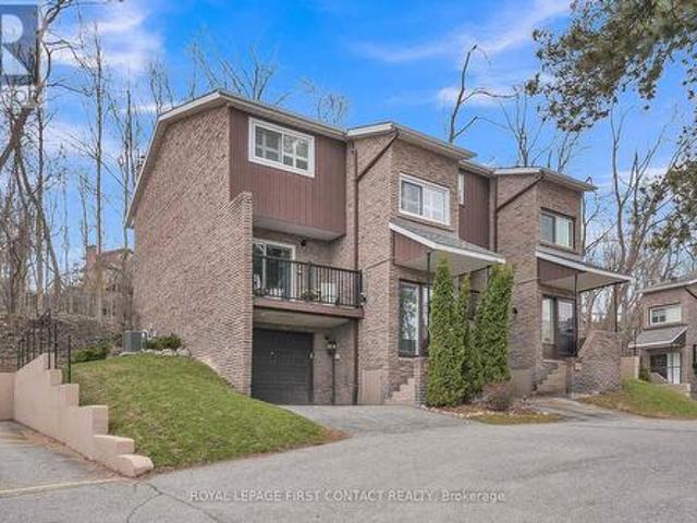 6 17 St Vincent Street, Barrie, ON, L4M 3Y3 townhouse for sale | Listing ID S12082 | Royal LePage