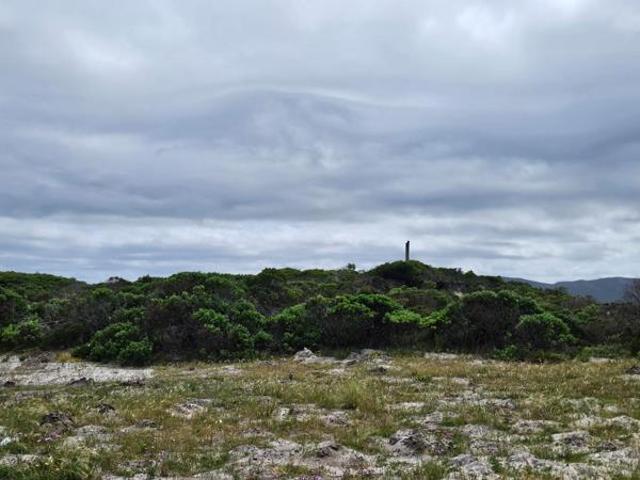 6 107 m² Land available in Pearly Beach