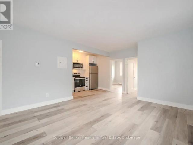 6 104 ELIZABETH STREET