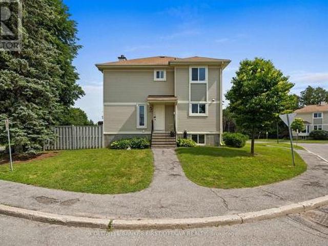 6 108 Mcdermot Court, Ottawa, ON, K2L 3V2 townhouse for sale | Listing ID X13582 | Royal LePage