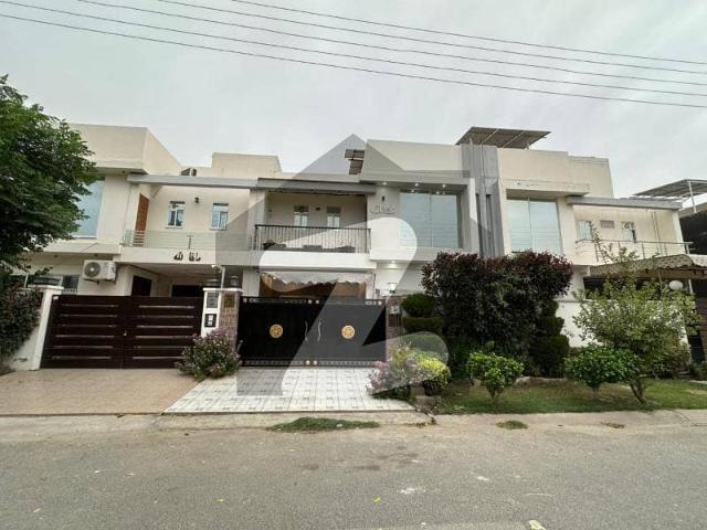 6.12 Marla Slightly Used House with 8KV solar installed 3 phase meter gas meter installed available for sale in buch executive villas bosan road multan