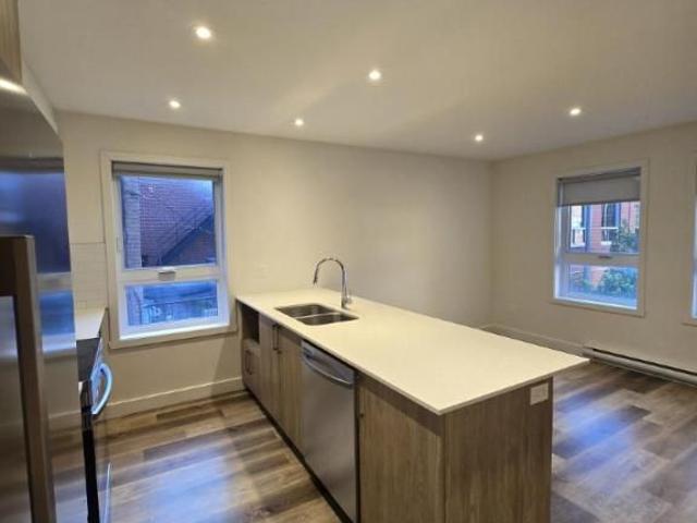 6 1/2 Montréal 3 000 $/mois