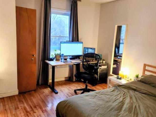 6 1/2: lumineux, grandes chambres, balcons et cours