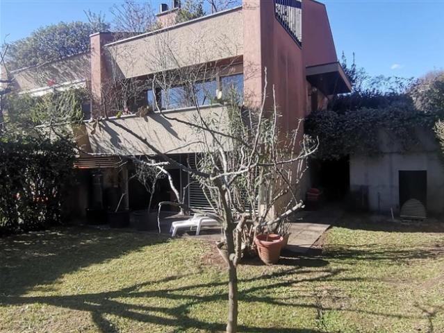 6 1/2 Zimmer Villa mit Garten / 6 1/2 Zimmer Villetta mit Garten